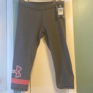 NWT Under Armour capri size medium
